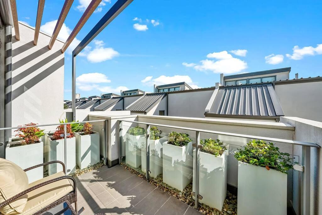 Triplex Design Luxury Townhouse In Rosebery Holiday home Sydney