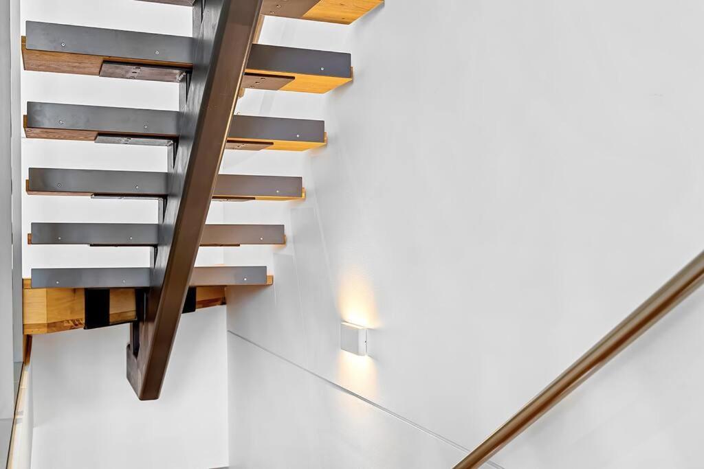 Triplex Design Luxury Townhouse In Rosebery Holiday home *