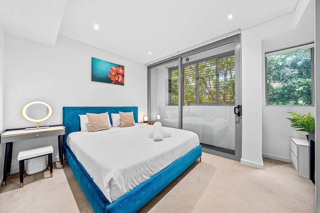 Holiday home Triplex Design Luxury Townhouse In Rosebery